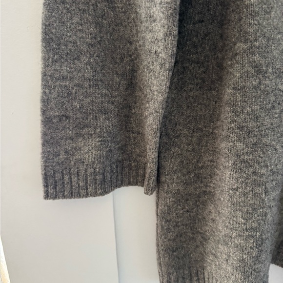 GAP | Vintage Lambswool Sweater - Picture 3 of 6